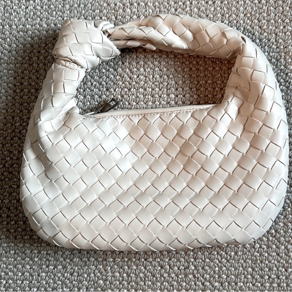 Gorgeous Bottega like bag
